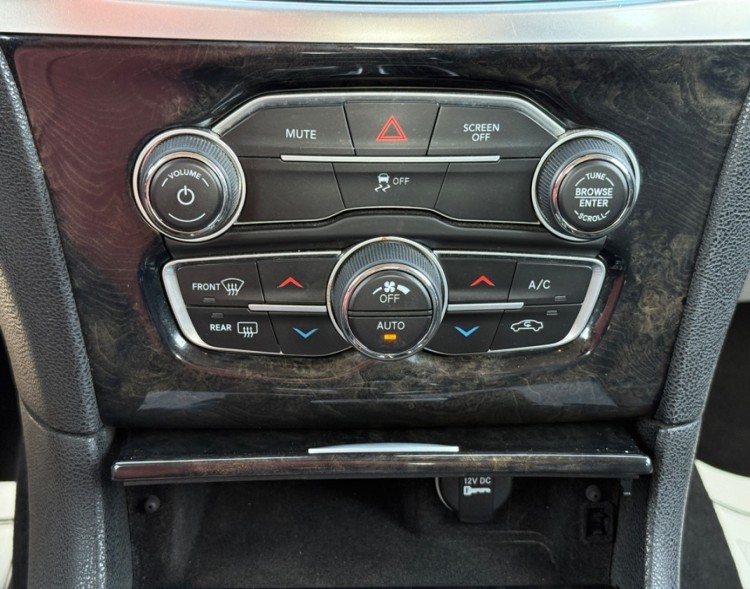 2019 Chrysler 300