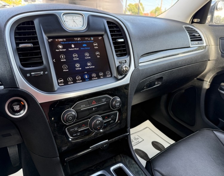 2019 Chrysler 300