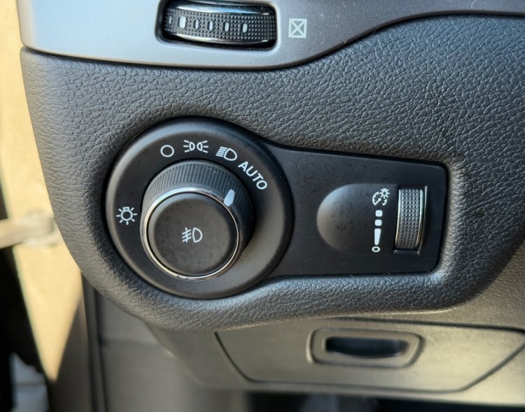 2019 Jeep Cherokee 38969