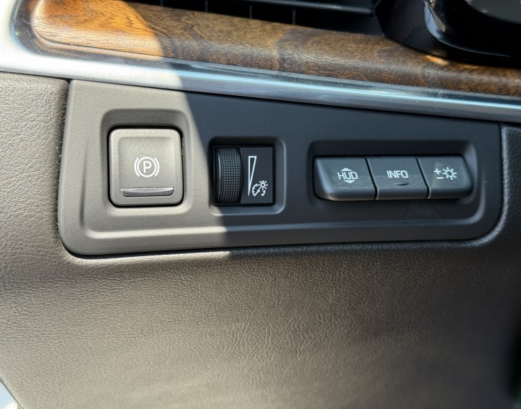 2020 Cadillac XT5 38627A