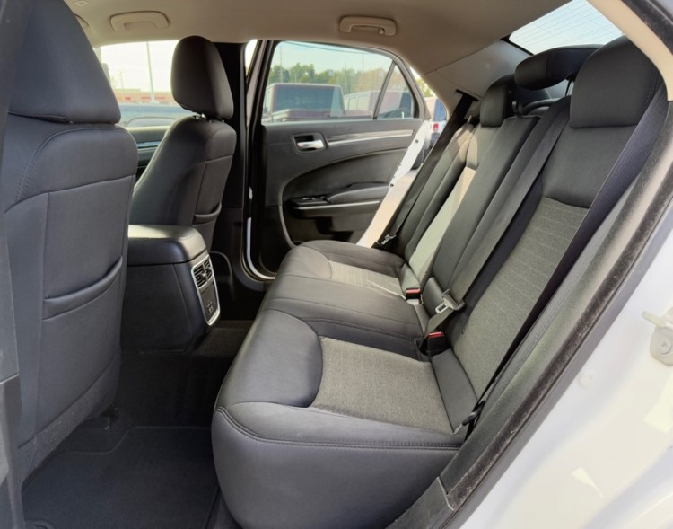 2020 Chrysler 300