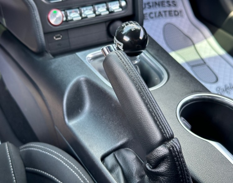 2020 Ford Mustang 38877A