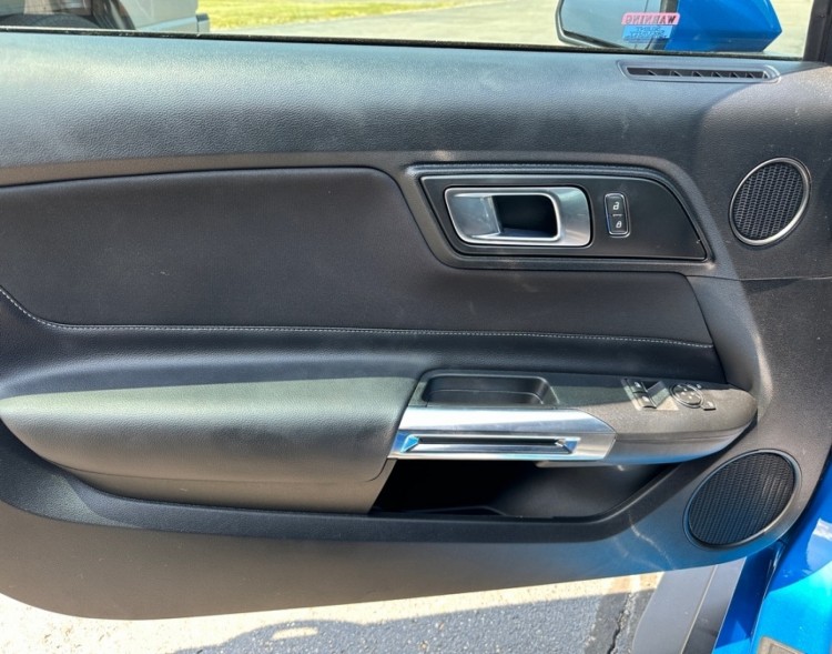 2020 Ford Mustang 38877A