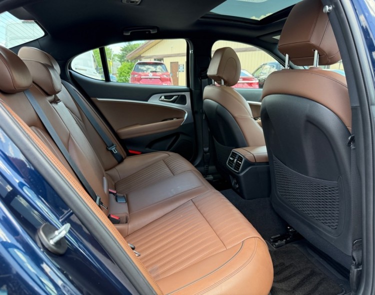 2021 Genesis G70 38425