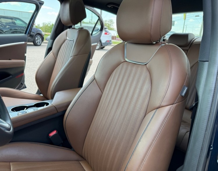 2021 Genesis G70 38425