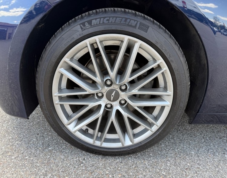 2021 Genesis G70 38425