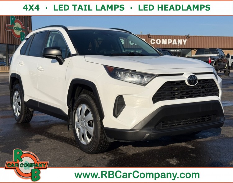2021 Toyota RAV4 LE's photo