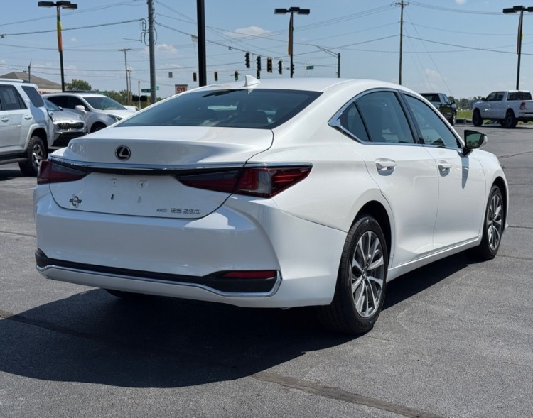 2022 Lexus ES 250