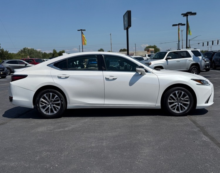 2022 Lexus ES 250