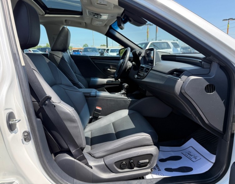 2022 Lexus ES 250