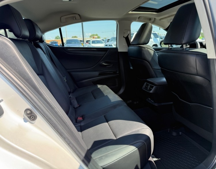 2022 Lexus ES 250