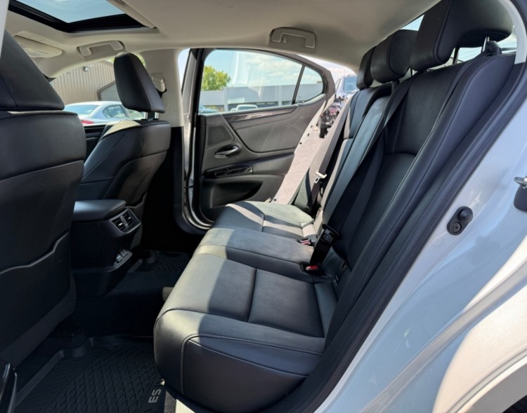 2022 Lexus ES 250