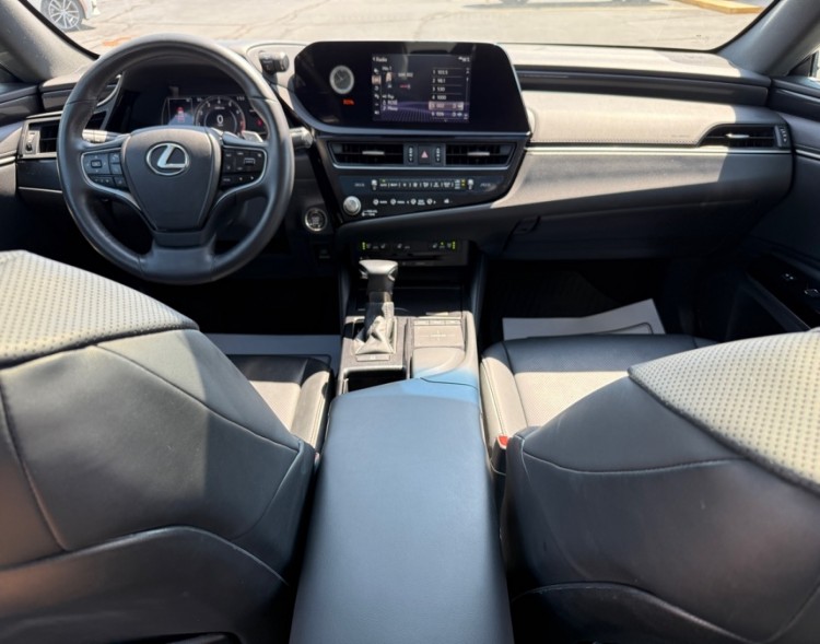 2022 Lexus ES 250