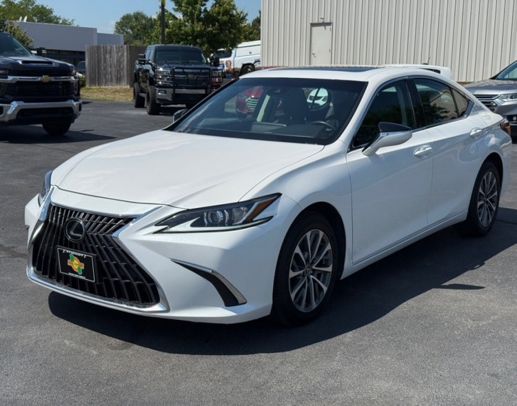 2022 Lexus ES 250