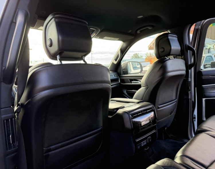 2023 Jeep Wagoneer L 39095