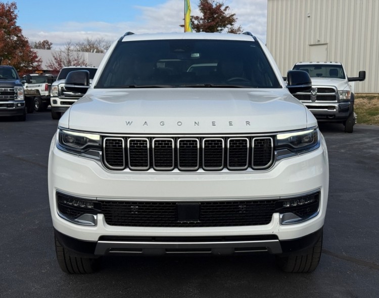 2023 Jeep Wagoneer L 39095