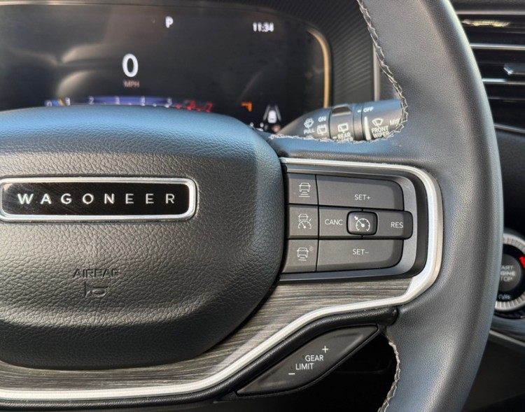 2023 Jeep Wagoneer L 39095