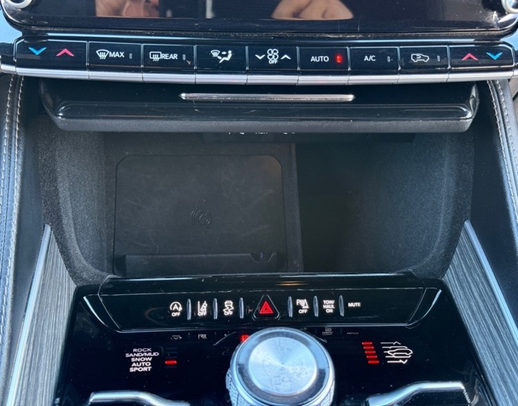 2023 Jeep Wagoneer L 39095