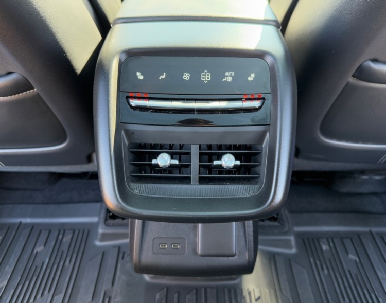 2024 Cadillac LYRIQ 39000