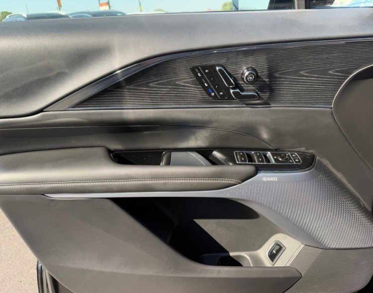 2024 Cadillac LYRIQ 39000