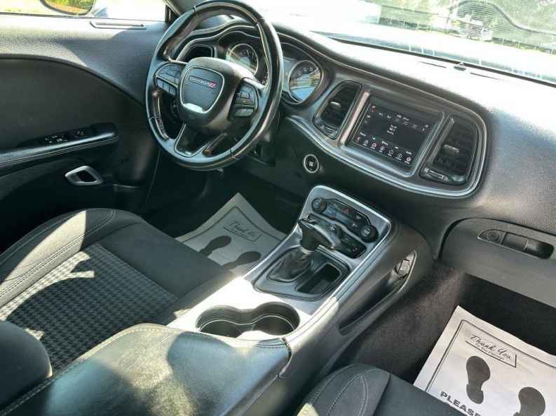 2018 Dodge Challenger SXT - Photo 9