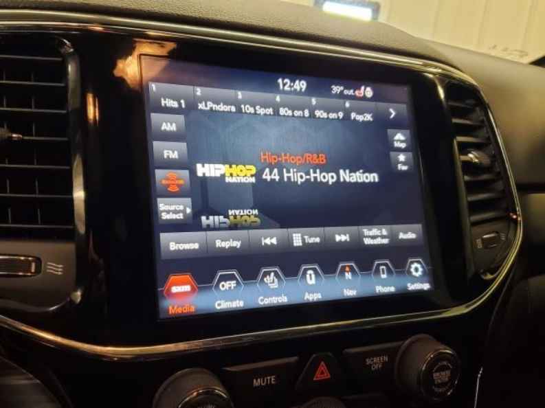 2020 Jeep Grand Cherokee Altitude - Photo 23