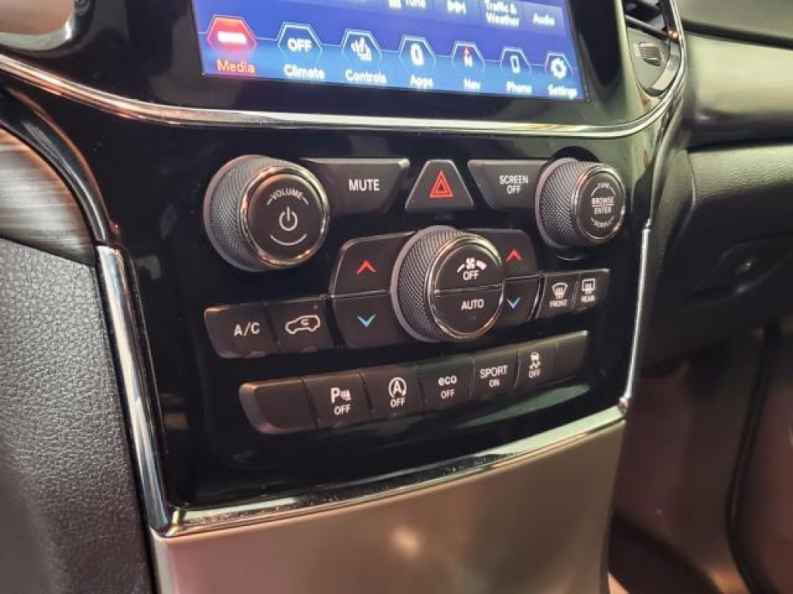 2020 Jeep Grand Cherokee Altitude - Photo 25