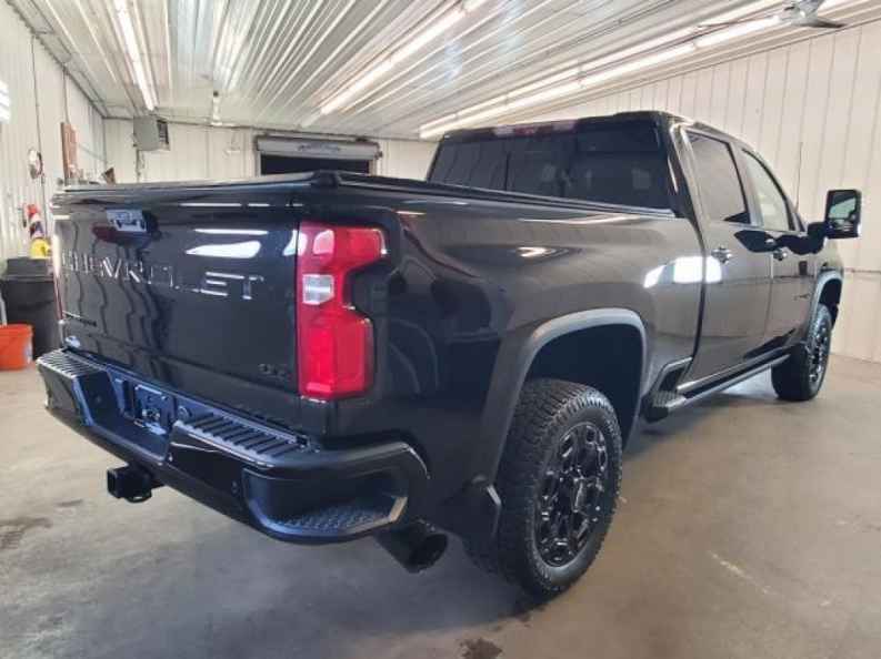 2021 Chevrolet Silverado 2500HD LTZ - Photo 3