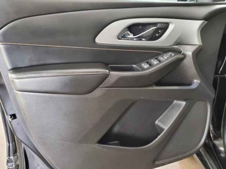 2021 Chevrolet Traverse 2FL - Photo 12