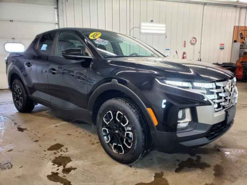 2023 Hyundai Santa Cruz SE - Photo 2