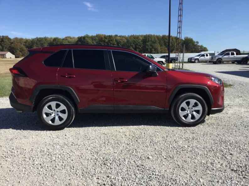 2019 Toyota RAV4 LE - Photo 2