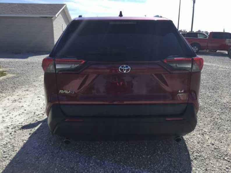 2019 Toyota RAV4 LE - Photo 4