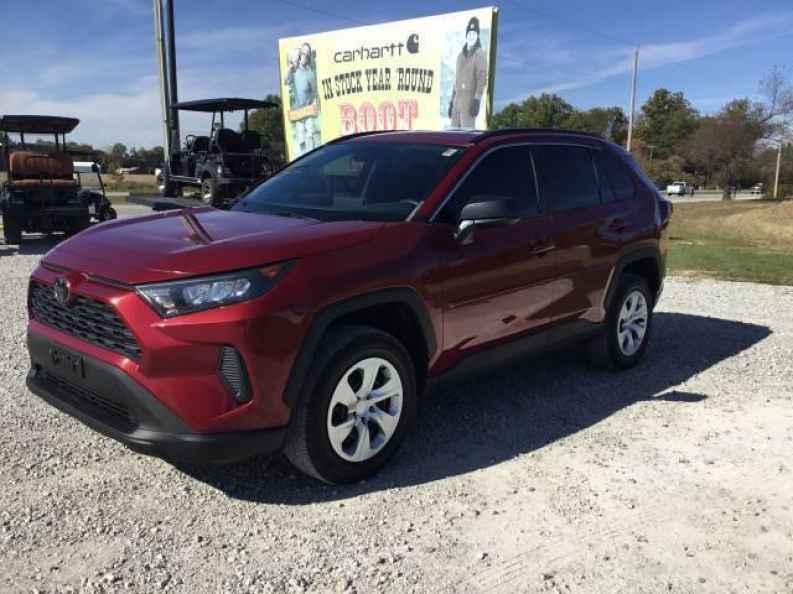 2019 Toyota RAV4 LE - Photo 7