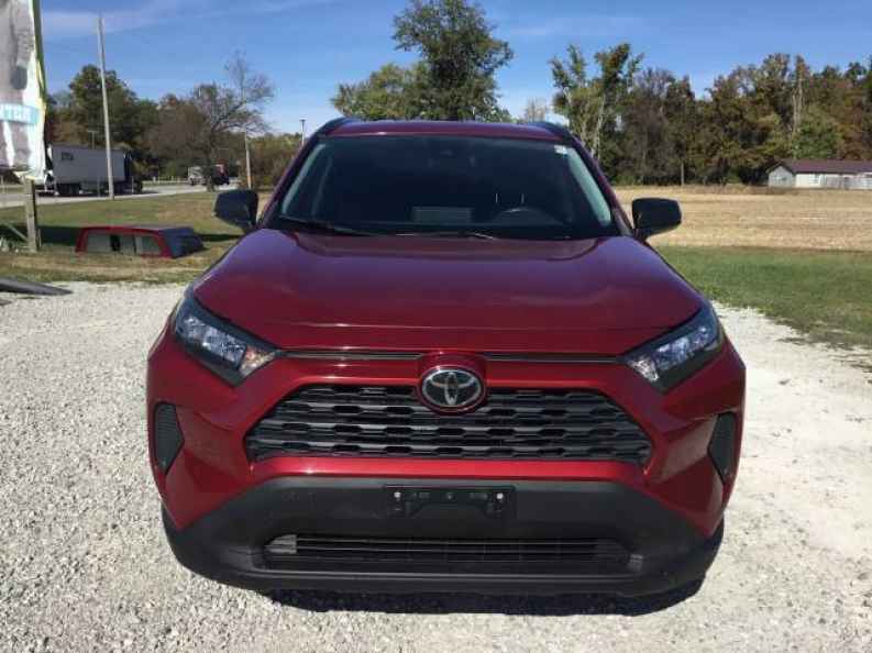 2019 Toyota RAV4 LE - Photo 8