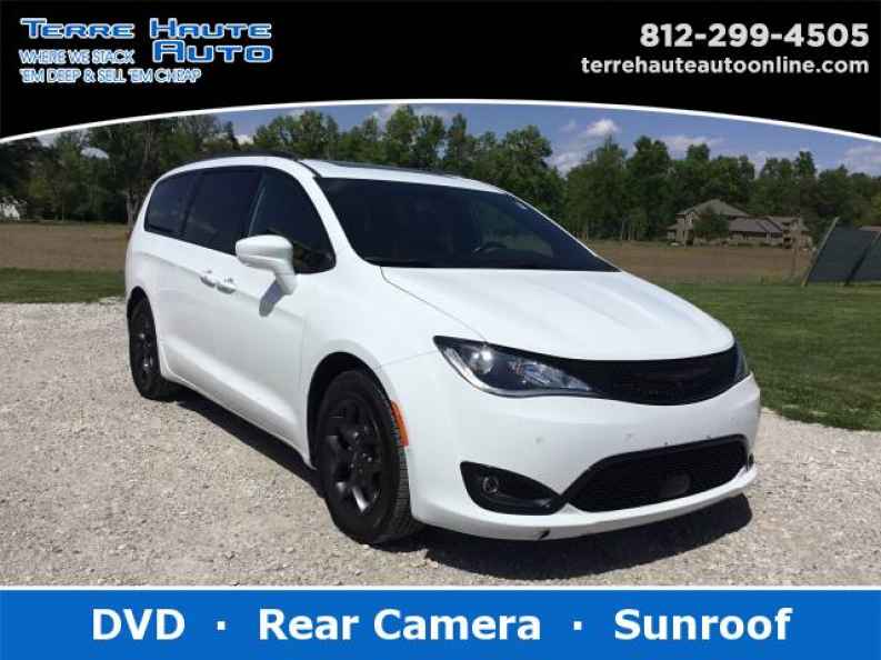 2020 Chrysler Pacifica Touring L Plus's photo